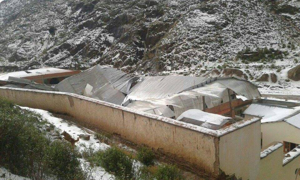 6 techo cae de la piscina