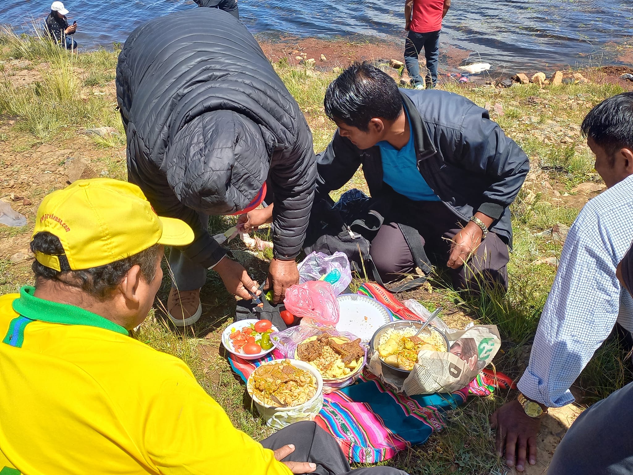 AULL Compartiendo alimentos