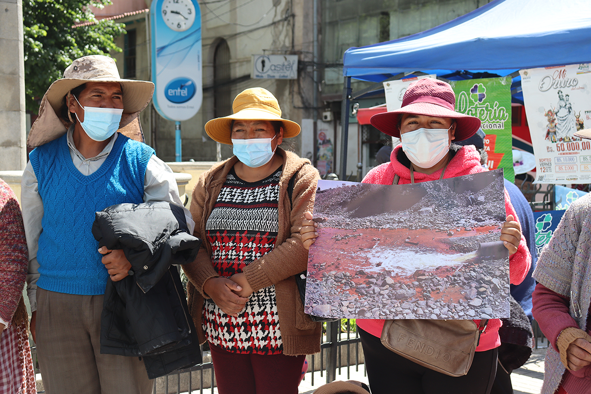 Accion 1 Mujeres plaza